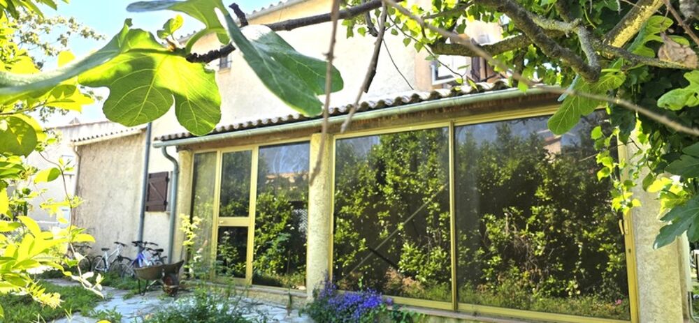 Villa T6 (1978) de 168 m2 sur Terrain de 641 m2 vendue Louée