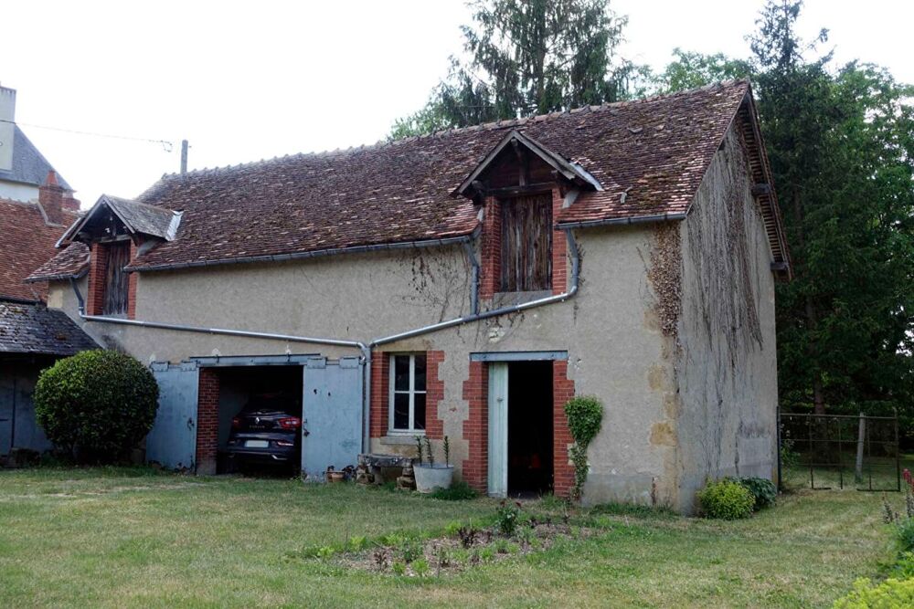 Maison Bengy Sur Craon 7 pièce(s) 210 m2 avec dépendances entièrement rénovée