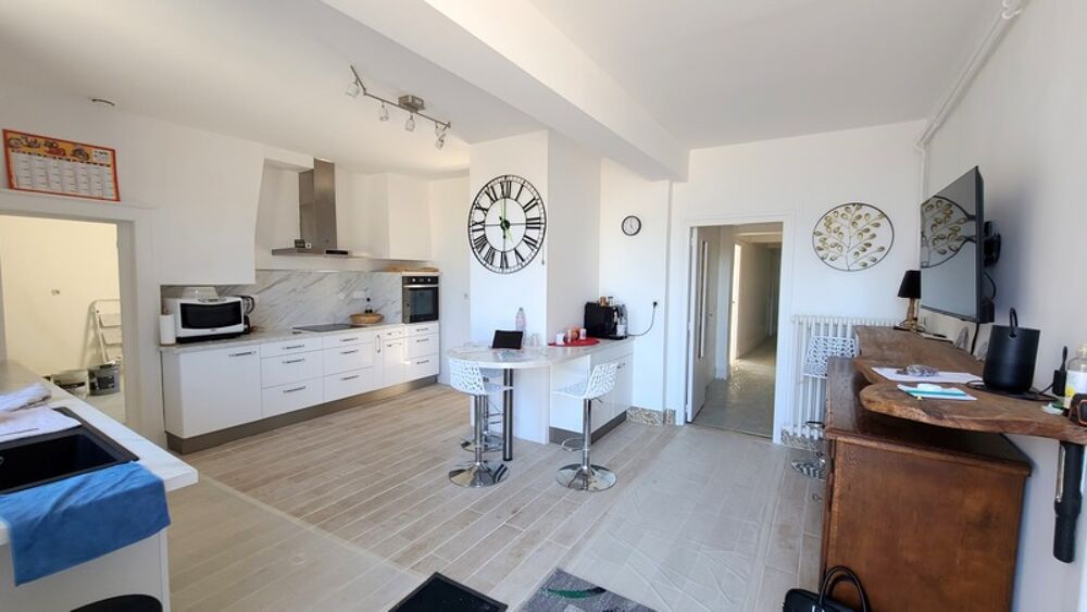 CHARTRES - ENSEMBLE IMMOBILIER - HABITATION 175 m² AVEC GRANGE 200 m² - PARCELLES 5000 m2