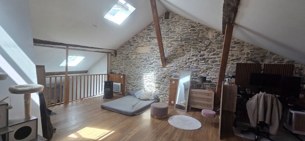 Appartement T2, rénové entièrement, 85m², mezzanine, centre de LARUNS (64)