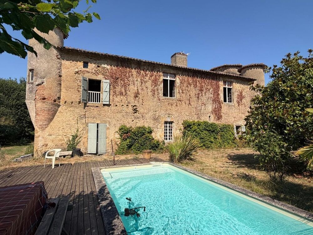 MARCIAC(32): ancienne SEIGNEURIE avec BEAU CHATEAU XIV sur 3,5ha, cachée, au bout du chemin, sans voisin, en campagne, 500m2 hab