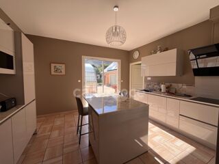  Villa à vendre 8 pièces 268 m²