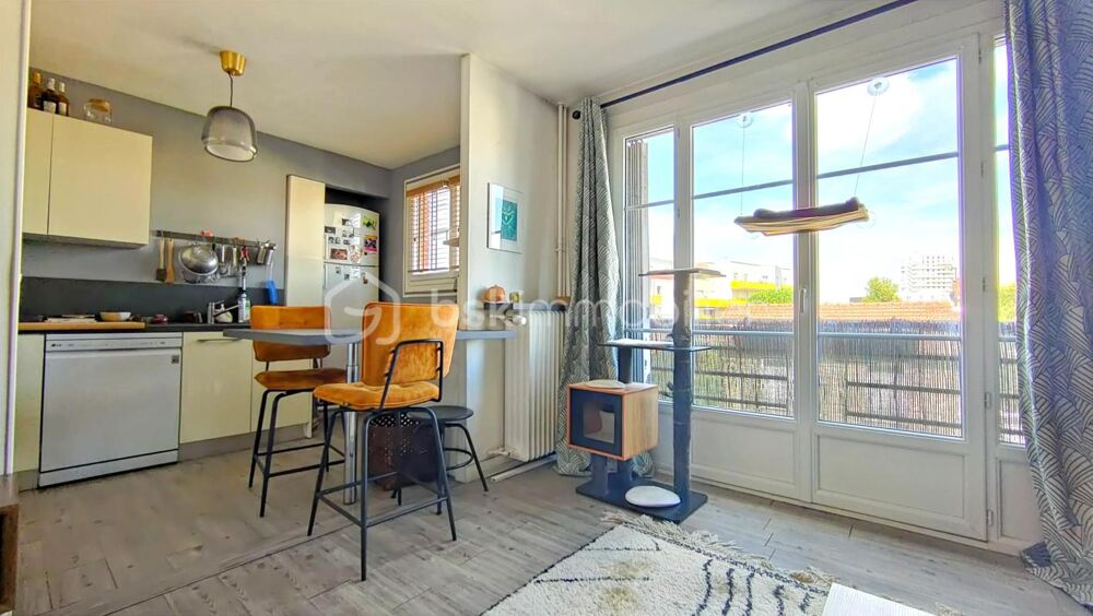 Vente Appartement NOISY-LE-SEC – 4 PIÈCES / 3 CHAMBRES – 70 m² – ASCENSEUR – CAVE Noisy le sec