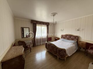  Immeuble � vendre 10 pi�ces 660 m�