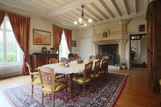  Propri�t�/ch�teau � vendre 13 pi�ces 700 m�