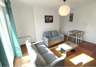  Appartement à louer 6 pièces 80 m²