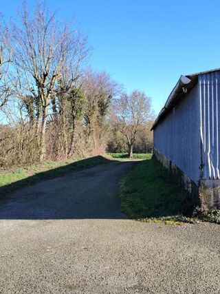  Parking / Garage à vendre 1 pièce 765 m²