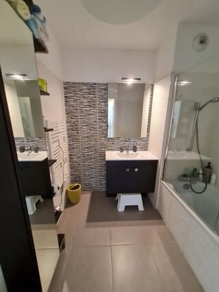  Appartement à louer 3 pièces 67 m²