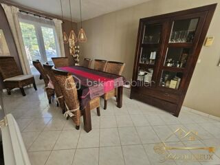 Vente Maison Maison familiale de 148m² - 7 pièces - 5 chambres - Double garage - 1 140m² de jardin D huison longueville