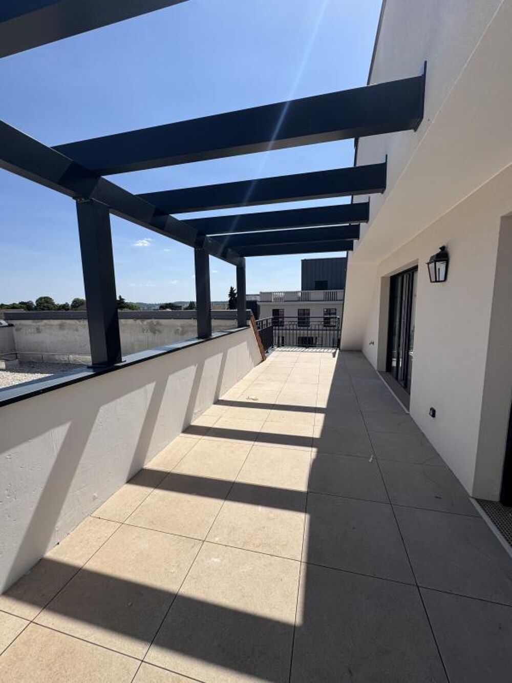 Vente Appartement **LIVRAISON IMMINENTE- 5 PIECES NEUF -  TERRASSE 30m2 + 2 PARKINGS  + Plein Coeur de ville et Proche Gare Saint leu la foret
