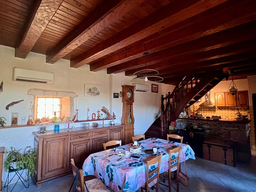 Maison de caractère à Coulaures de 105 m²