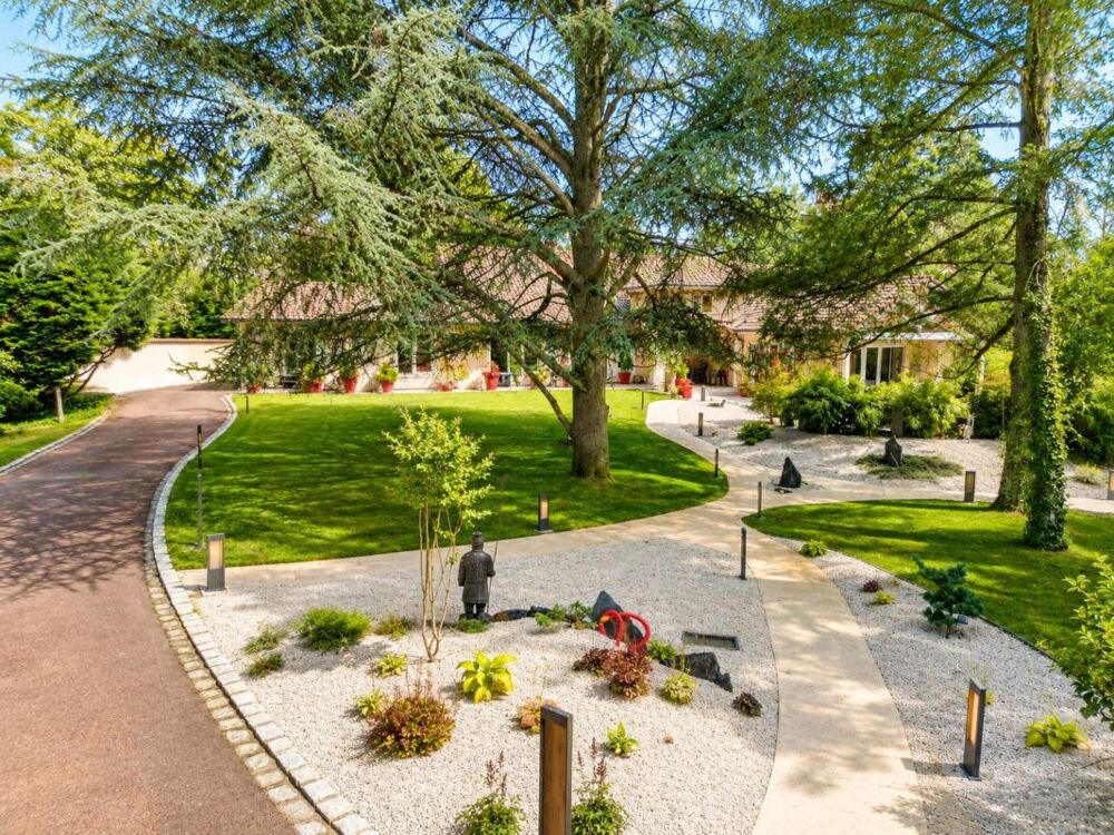 Vente Propriété/Château Grande propriété avec parc entièrement rénovée en 2018 Ecully