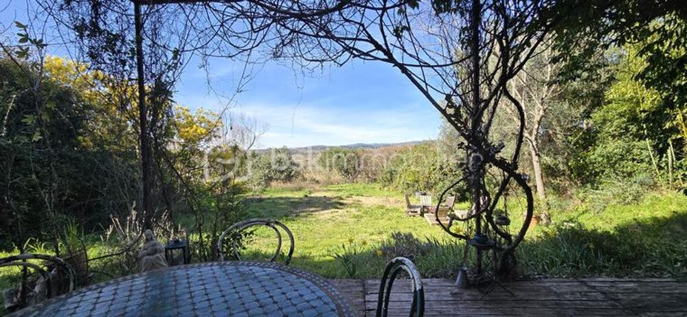 Villa d'Architecte, de 2003, 1 ECRIN DE SERENITE :178 m²  5 Chambres  Piscine et terrain de 1425 M² !