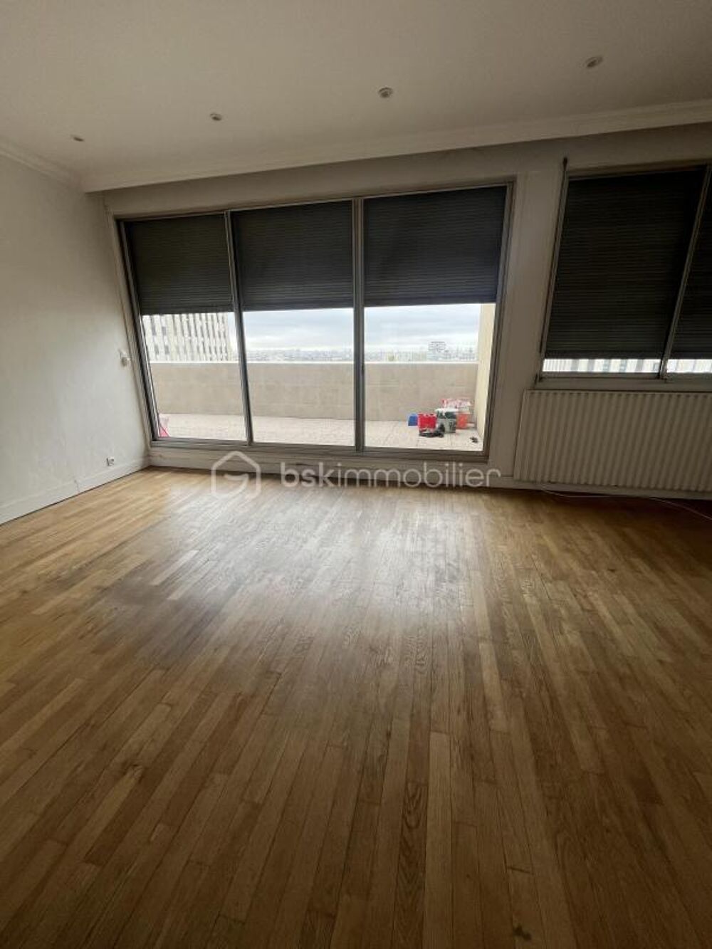 BIEN RARE DANS LE SECTEUR - MAGNIFIQUE APPARTEMENT AVEC TERRASSE PANORAMIQUE