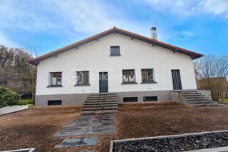  Maison  vendre 8 pices 215 m