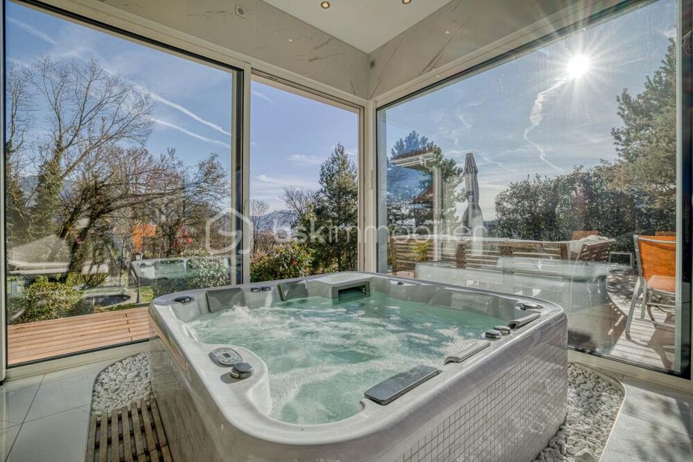à vendre  Propriété/château Chapeiry (74540)