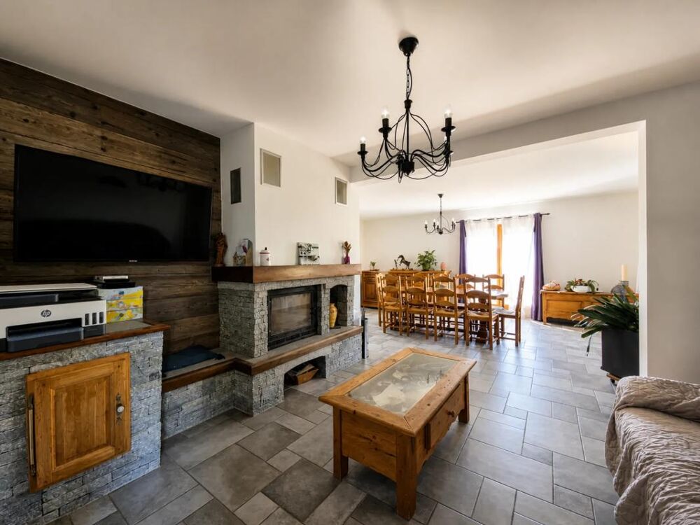 Vente Maison Maison de 8 pièces de 145 m² à Vinzier Vinzier