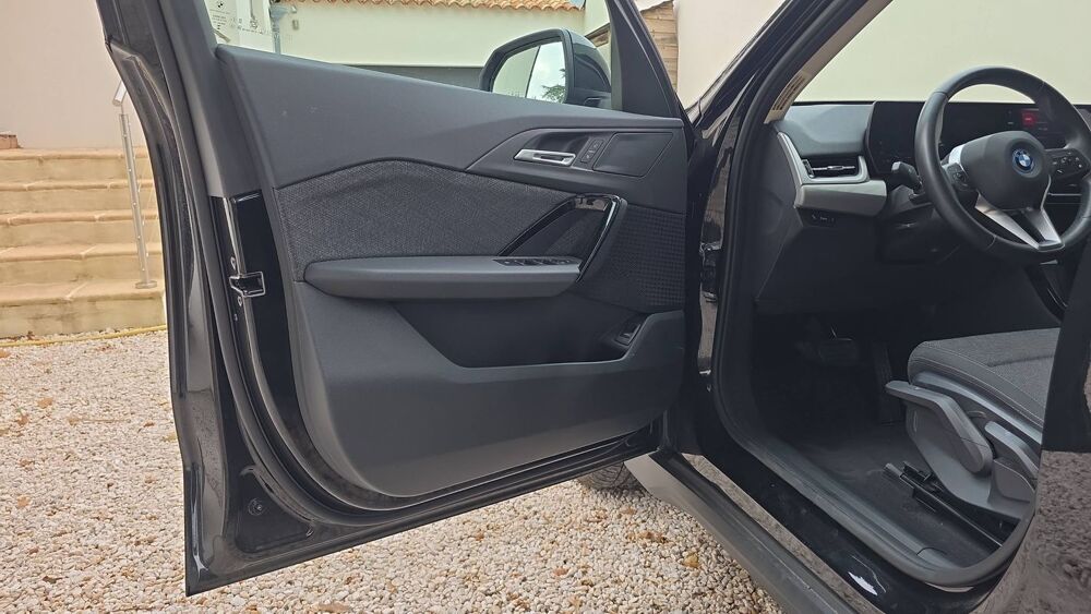 iX1 xDrive 30 313 Business Design - Automatique 2025 occasion 17000 La Rochelle