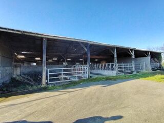  Parking / Garage à vendre 1 pièce 765 m²