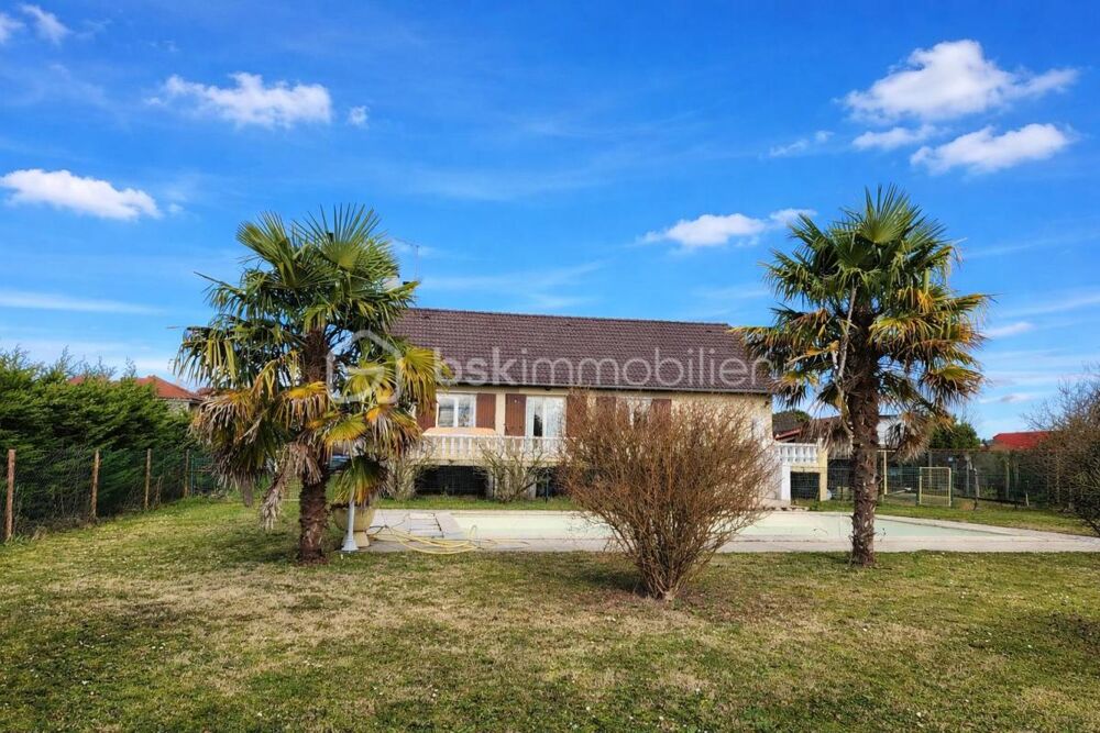 Maison familiale 4 pièces de 89 m² avec grand jardin arboré de 1 747 m²  Belles prestations