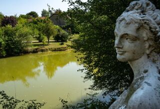  Propriété/château à vendre 14 pièces 380 m²