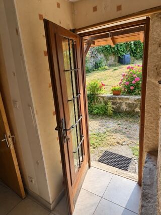 Vente Maison Maison à vendre 4 pièces proche THOUARS (79) MAISON à rénover partie troglodyte, cour, dépendance, terrain Curcay sur dive