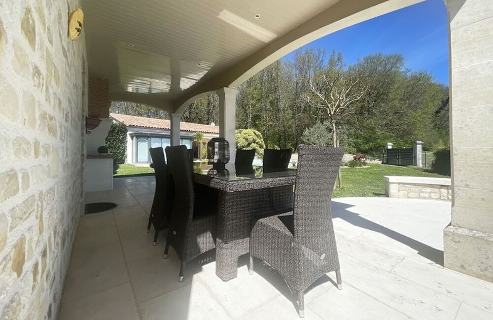 Villa d'architecte et gîte indépendant dans un parc paysager de plus de 4 000 m² SUD de COGNAC proche de BARBEZIEUX SAINT HILAIR