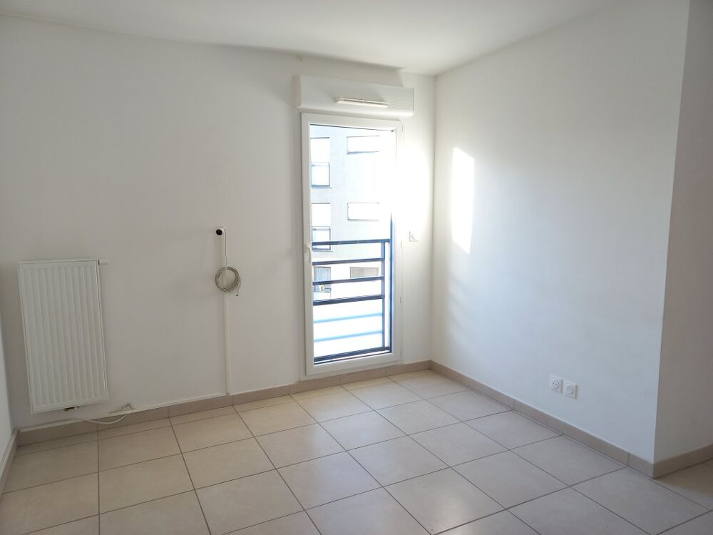 Location Appartement Studio avec balcon et parking à MARSEILLE Marseille 10