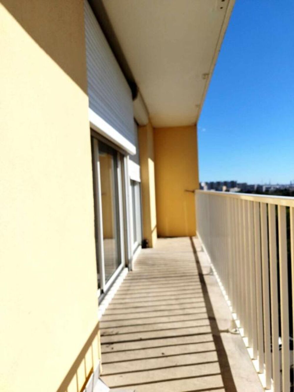 Appartement Port De Bouc 3 pièce(s) 65 m2 environ AVEC Balcon