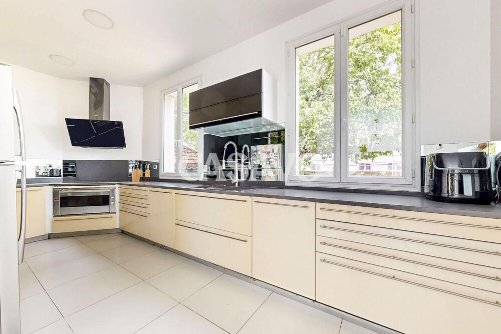 Vente Maison 9 pièces de 330m² - 94120 Fontenay-sous-Bois