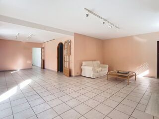  Maison  vendre 8 pices 194 m