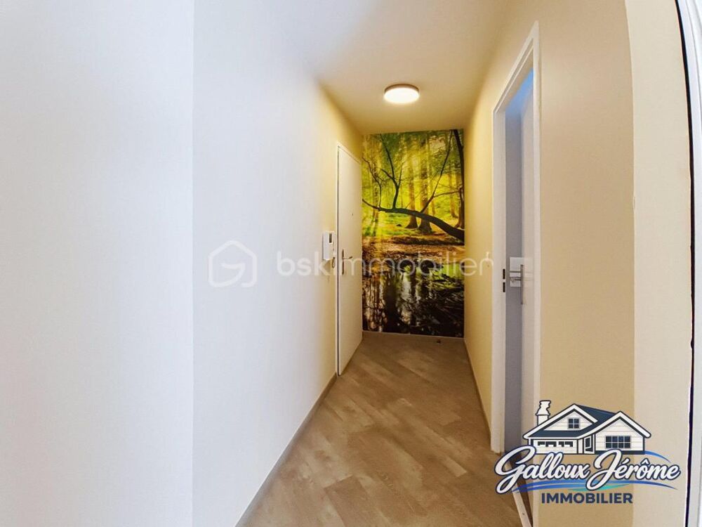 Vente Appartement À VENDRE – APPARTEMENT T3 AVEC GRANDE TERRASSE, VUE CANAL ET PARKING Tourcoing