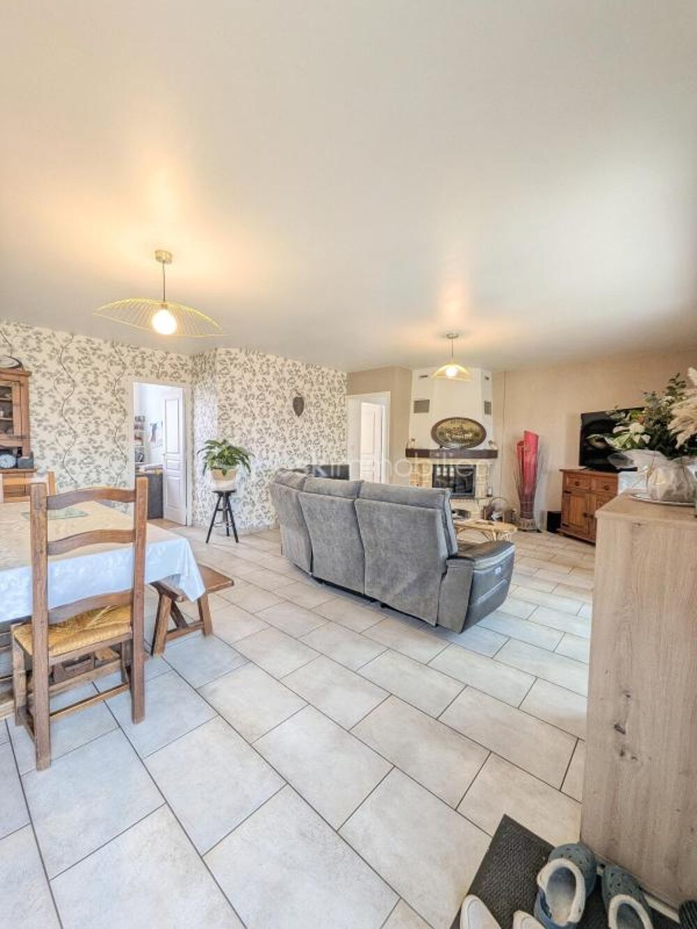 Propriété avec maison principale et dépendance louée à Noues De Sienne