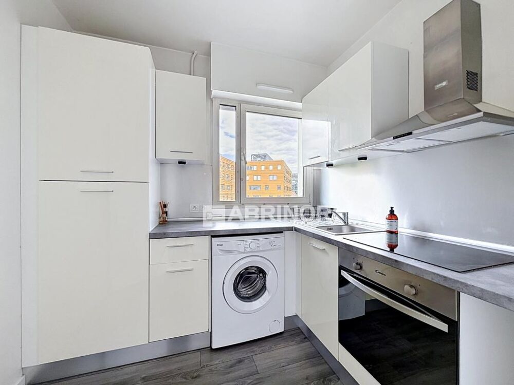 T2 45 m² ultra lumineux  5? étage avec vue dégagée  Lille Centre Gare + garage possible
