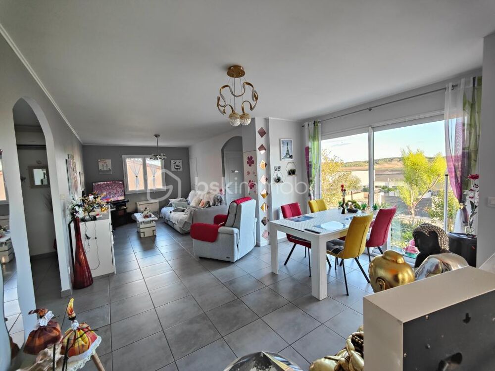 MONTREDON DES CORBIÈRES  Maison de PLAIN PIED de 90 m² sur 580m² de parcelle avec très belle vue  4 faces - GRANDE PIÈCE A VI