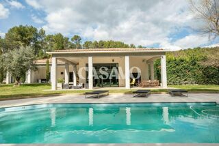  Propriété/château à vendre 6 pièces 272 m²
