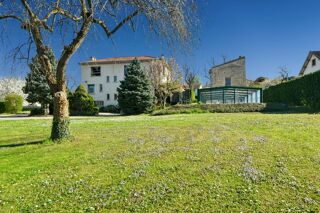  Proprit/chteau  vendre 9 pices 190 m
