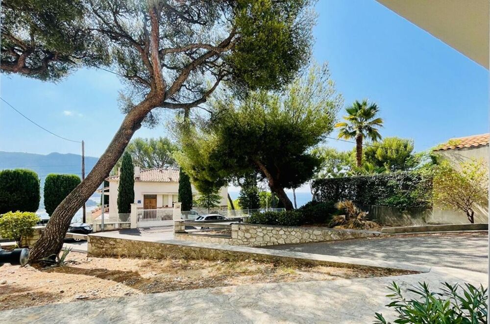 Cassis T2 avec terrasse vue mer