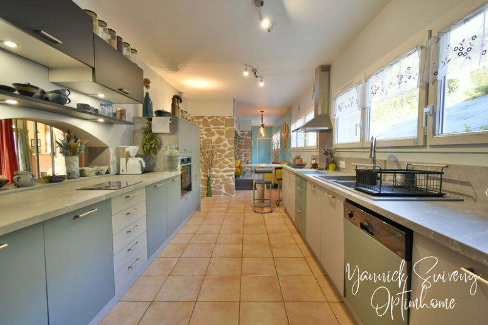 PROPRIÉTÉ DE 358 M² + DÉPENDANCE - ARLES SUR TECH (66150)