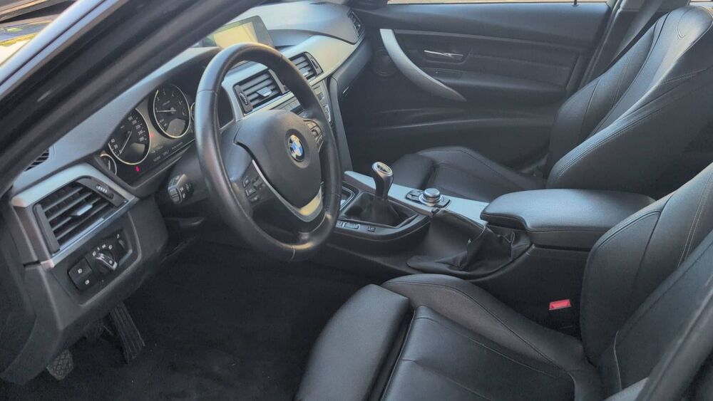 S&eacute;rie 3 (F30) 318d 143 xDrive Sport 2015 occasion 69570 Dardilly