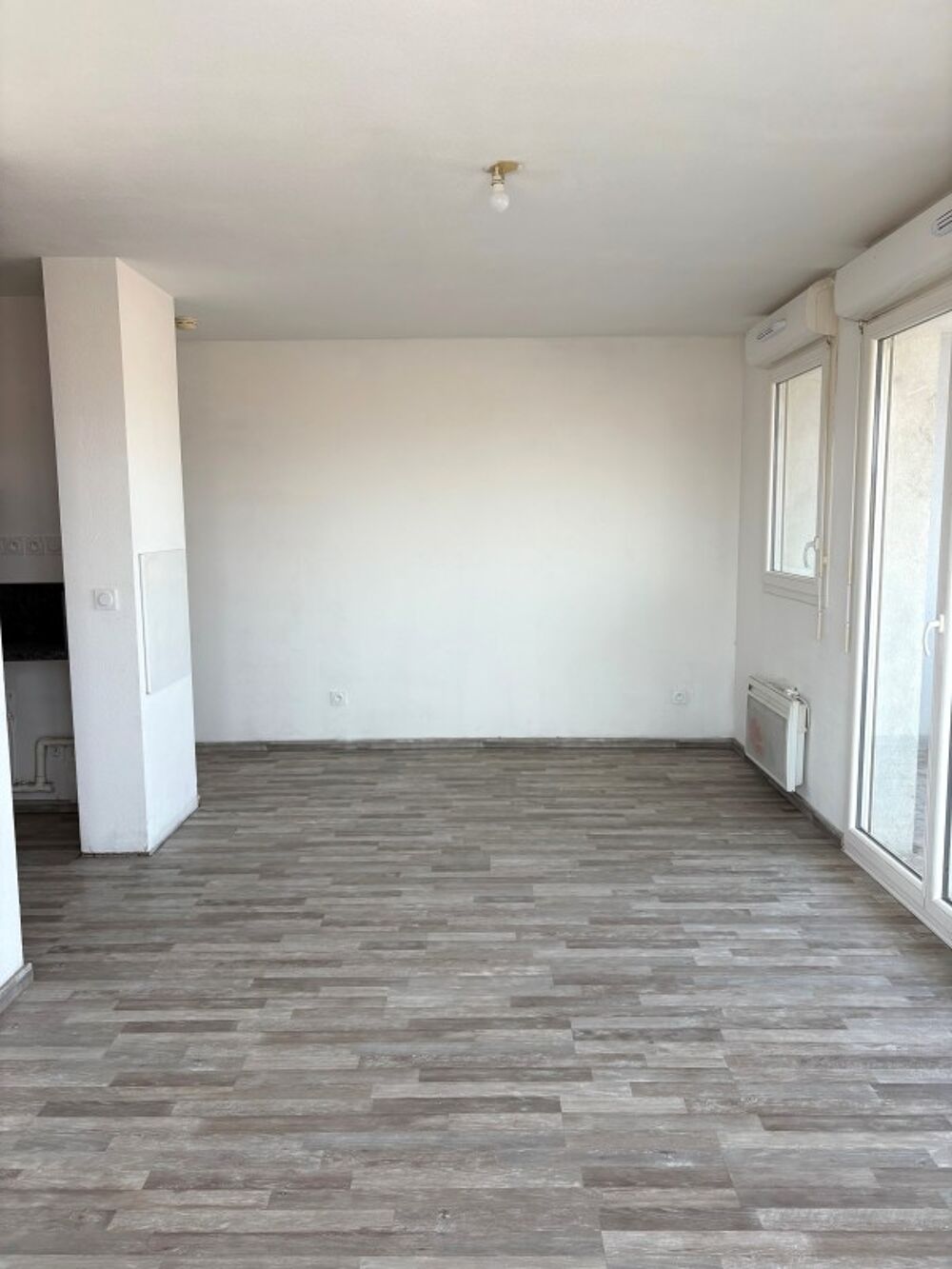 Location Appartement T2 avec parking et balcon à MARSEILLE Marseille 15