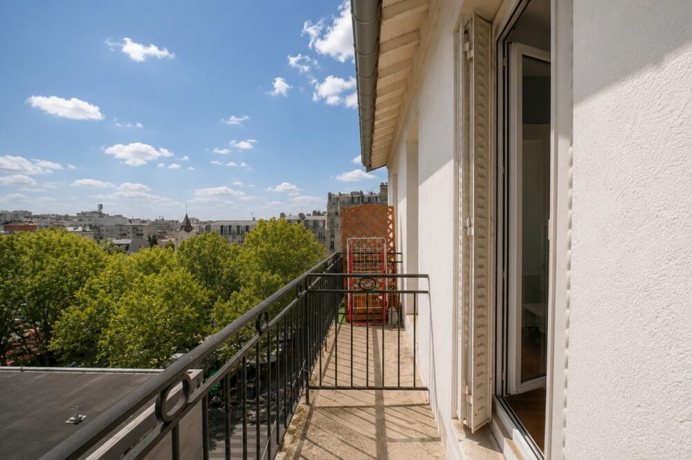 Bois-Colombes - Dernier étage, deux balcons et près de 20 m² de combles