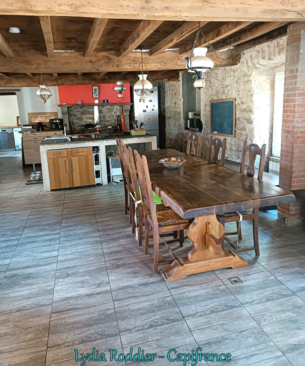 Vente Maison Maison 177 m2 - 6 pièces - 3 Chambres avec vue exceptionnelle à Saint Victor Montvianeix (63550) Saint victor montvianeix