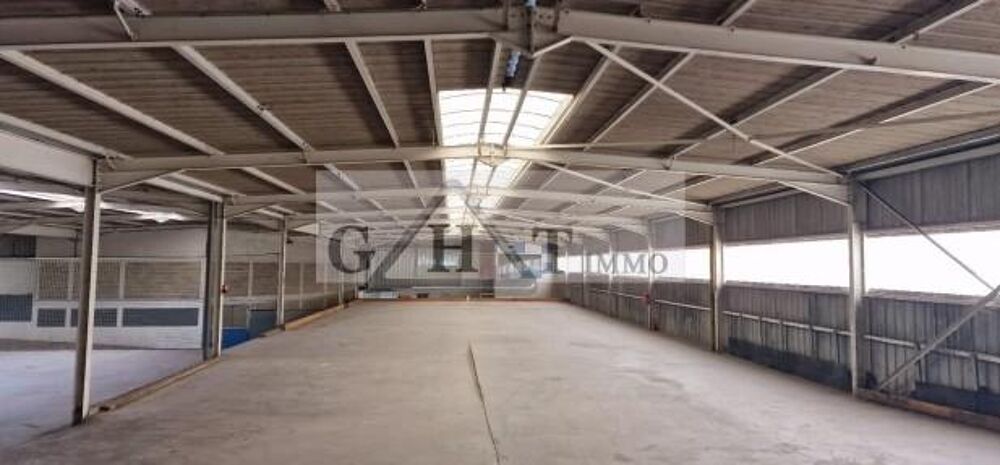   2200 M² ENTREPOT BUREAUX  A VENDRE 
