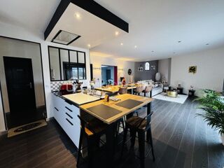  Maison � vendre 6 pi�ces 220 m�