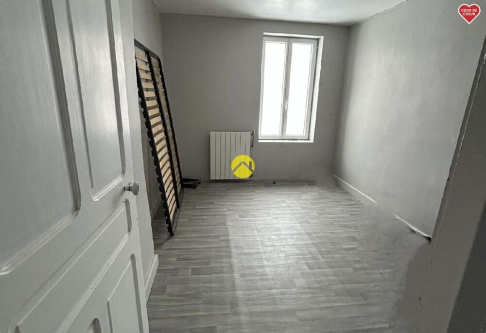 Maison + BAR (licence IV) + Parking