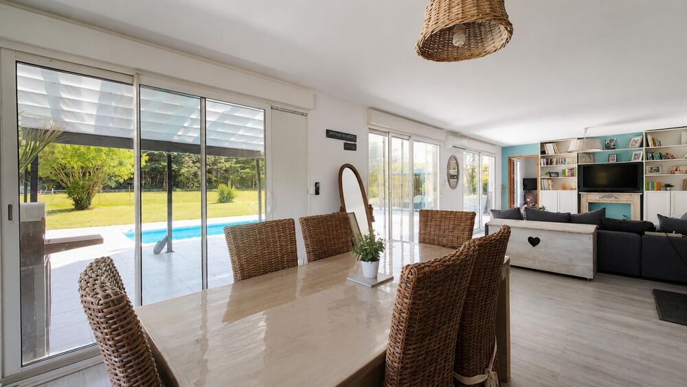 Vente Maison Maison 225 m2 - PISCINE - 26 915 m² de terrain - Dépendances Souprosse