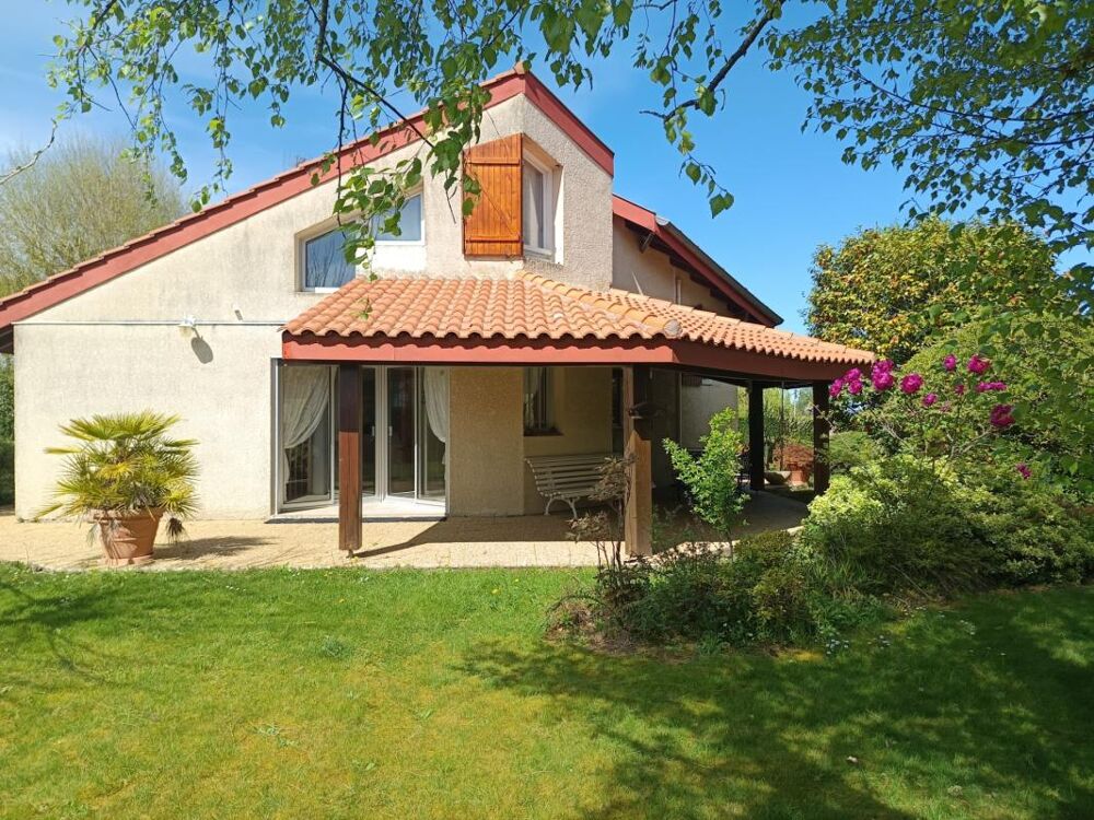 Vente Maison Maison d'Architecte Lumineuse 4 chambres , Piscine et Grand Jardin Paysager Aire sur l adour