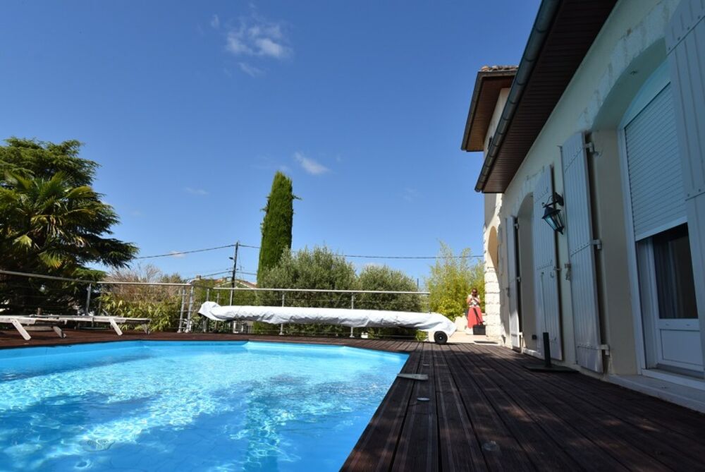 Maison à vendre 7 pièces (16) ANGOULEME Centre, 5 chambres, 2 garages, 1 piscine