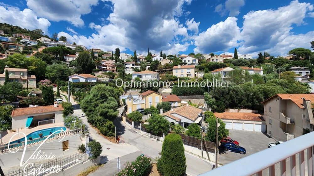 Appartement T3 dernier étage avec vue mer à Hyères  Deux terrasses, parking et cave 83400